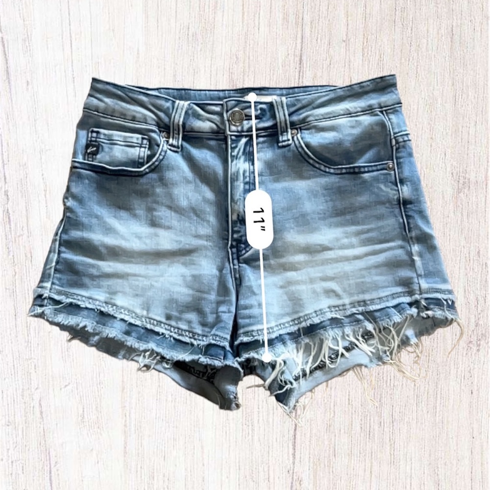 Kancan Estilo‎ Distressed Shorts Size Small - Picture 4 of 6